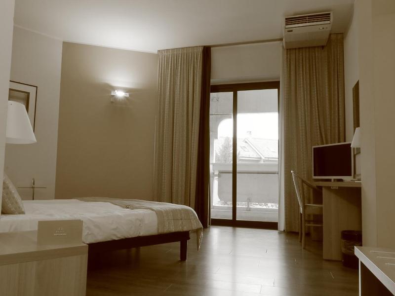 Hotel Romanisio image