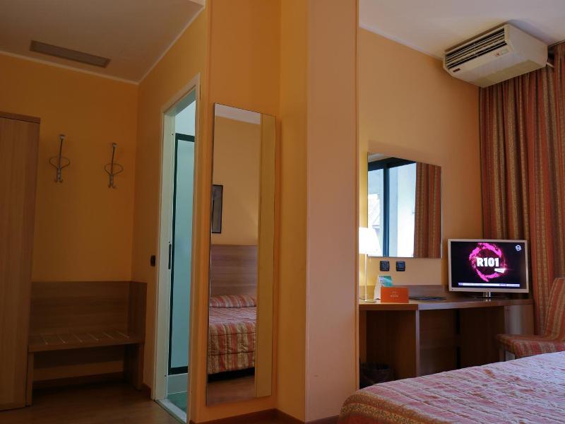 Hotel Romanisio image