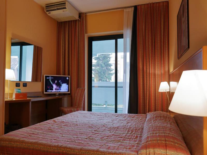 Hotel Romanisio image