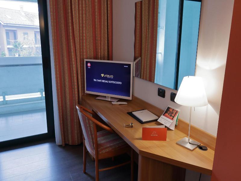 Hotel Romanisio image