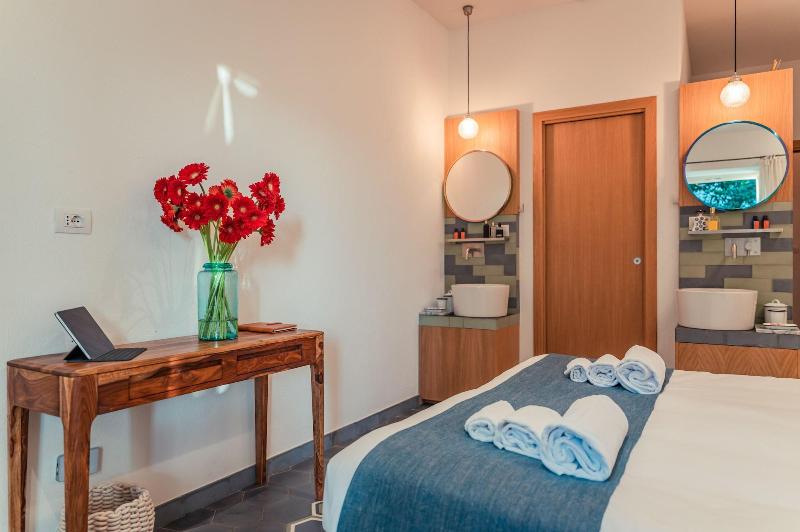 Medousa Bistrot & Suites image