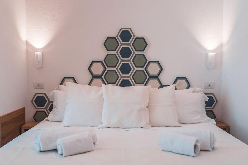 Medousa Bistrot & Suites image