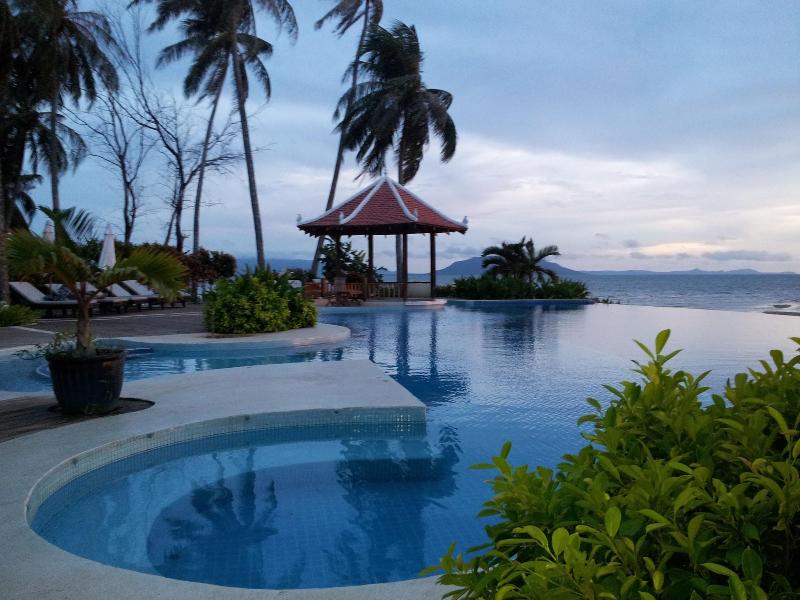 Nataya Roundhouse Coral Bay Resort And Spa image