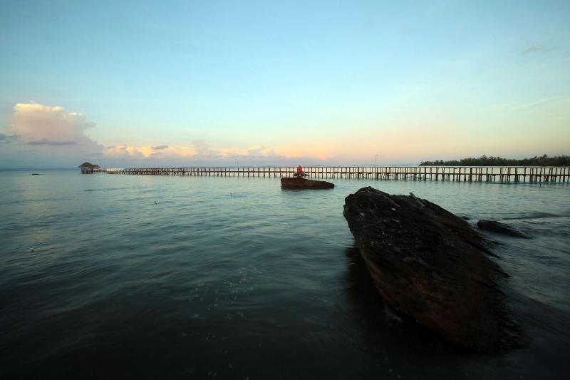 Nataya Roundhouse Coral Bay Resort And Spa image