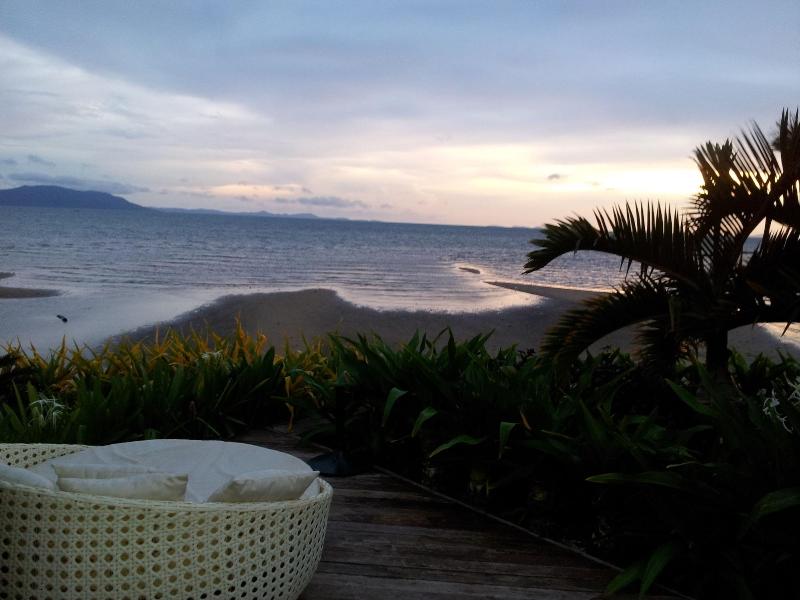 Nataya Roundhouse Coral Bay Resort And Spa image