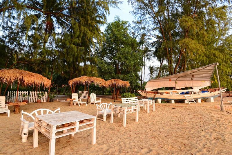 Nataya Roundhouse Coral Bay Resort And Spa image