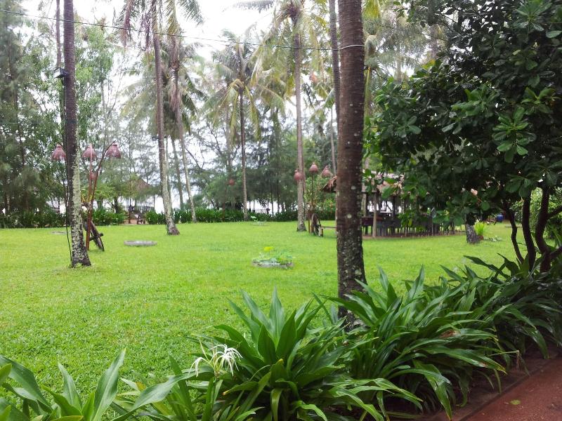 Nataya Roundhouse Coral Bay Resort And Spa image