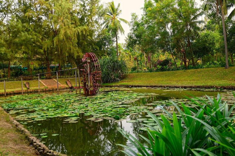 Nataya Roundhouse Coral Bay Resort And Spa image