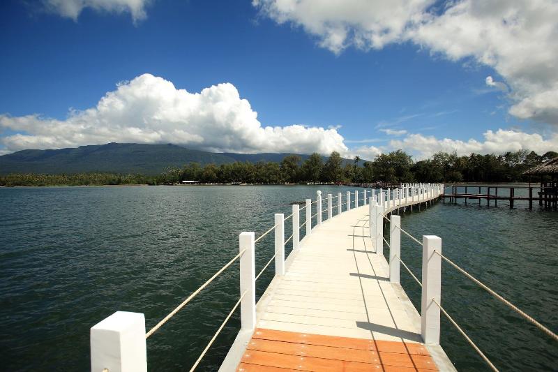 Nataya Roundhouse Coral Bay Resort And Spa image