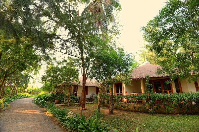 Nataya Roundhouse Coral Bay Resort And Spa image