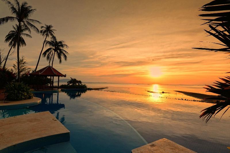 Nataya Roundhouse Coral Bay Resort And Spa image