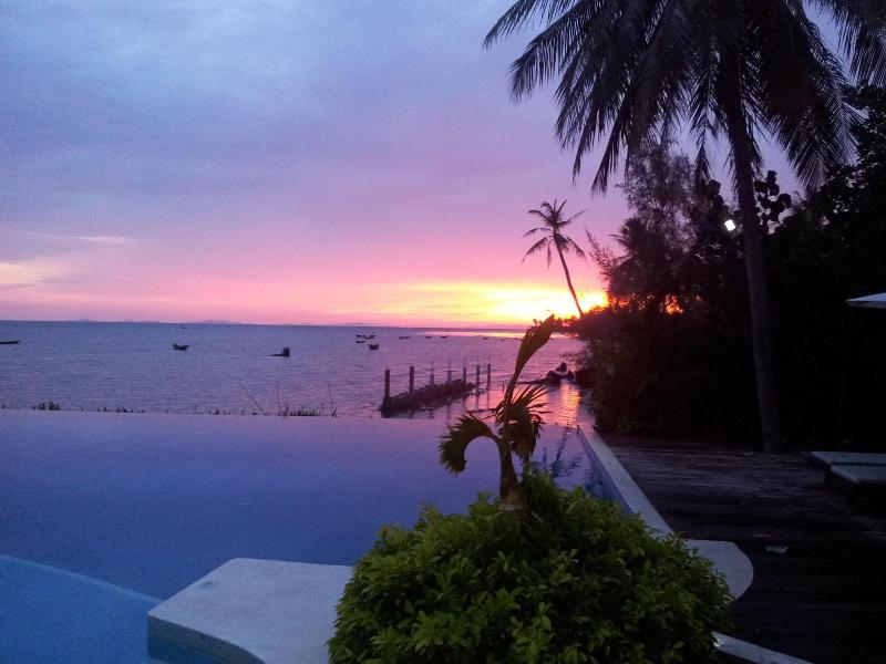 Nataya Roundhouse Coral Bay Resort And Spa image