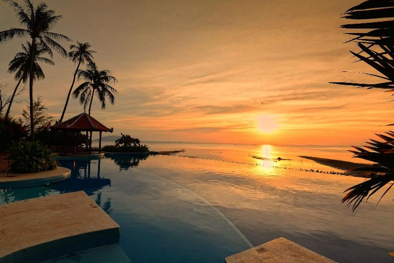 Nataya Roundhouse Coral Bay Resort And Spa image