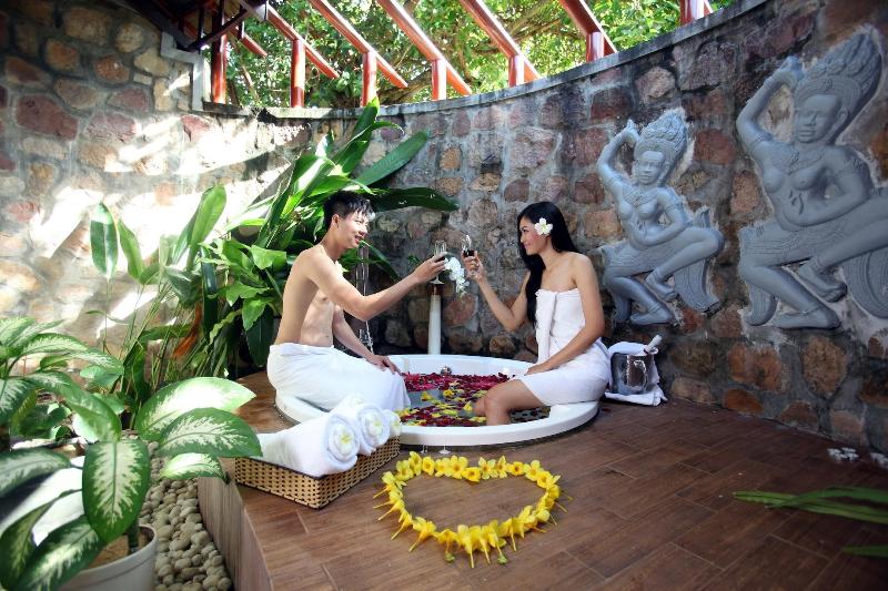 Nataya Roundhouse Coral Bay Resort And Spa image