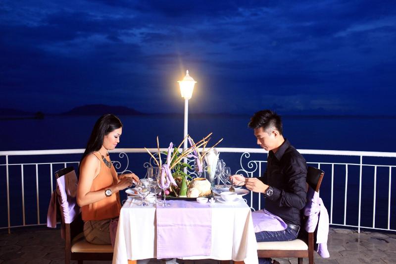 Nataya Roundhouse Coral Bay Resort And Spa image