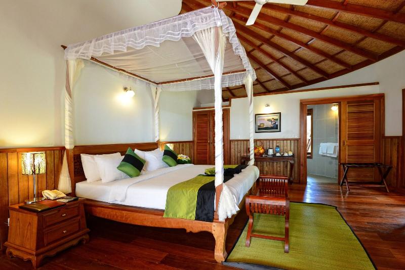 Nataya Roundhouse Coral Bay Resort And Spa image
