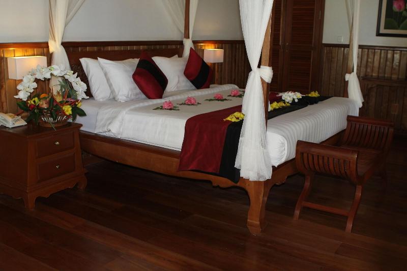 Nataya Roundhouse Coral Bay Resort And Spa image