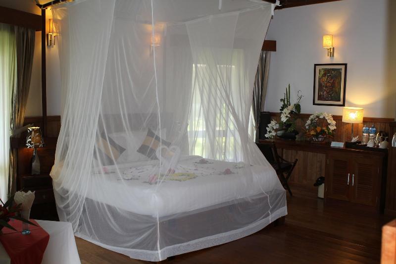 Nataya Roundhouse Coral Bay Resort And Spa image