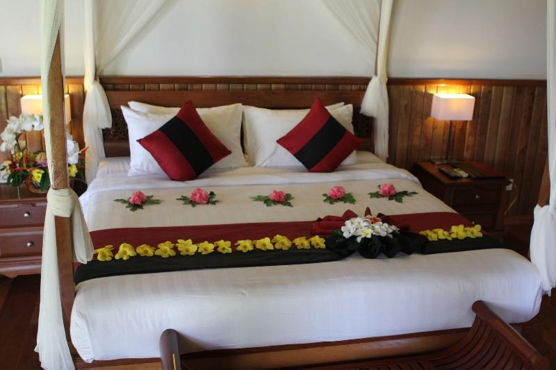 Nataya Roundhouse Coral Bay Resort And Spa image