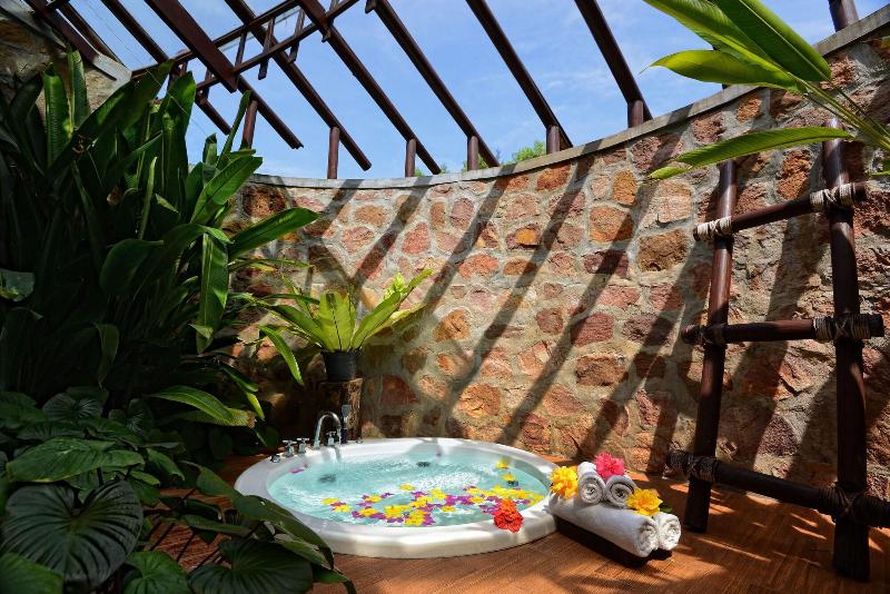Nataya Roundhouse Coral Bay Resort And Spa image
