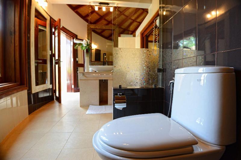 Nataya Roundhouse Coral Bay Resort And Spa image