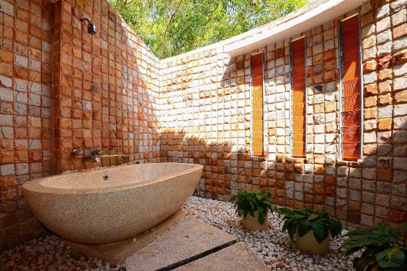 Nataya Roundhouse Coral Bay Resort And Spa image