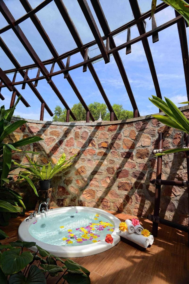 Nataya Roundhouse Coral Bay Resort And Spa image