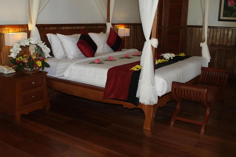 Nataya Roundhouse Coral Bay Resort And Spa image