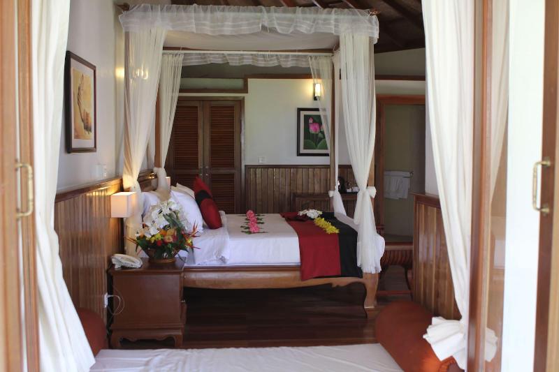 Nataya Roundhouse Coral Bay Resort And Spa image