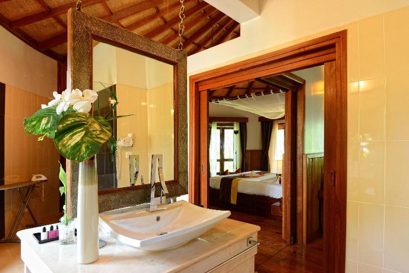Nataya Roundhouse Coral Bay Resort And Spa image