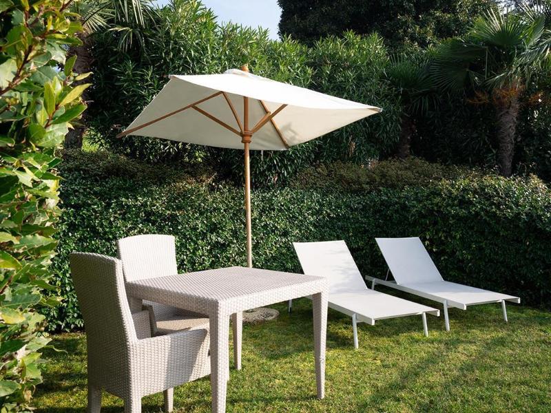 Villa Lario Resort Mandello image