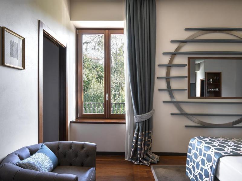 Villa Lario Resort Mandello image
