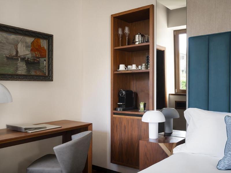 Villa Lario Resort Mandello image