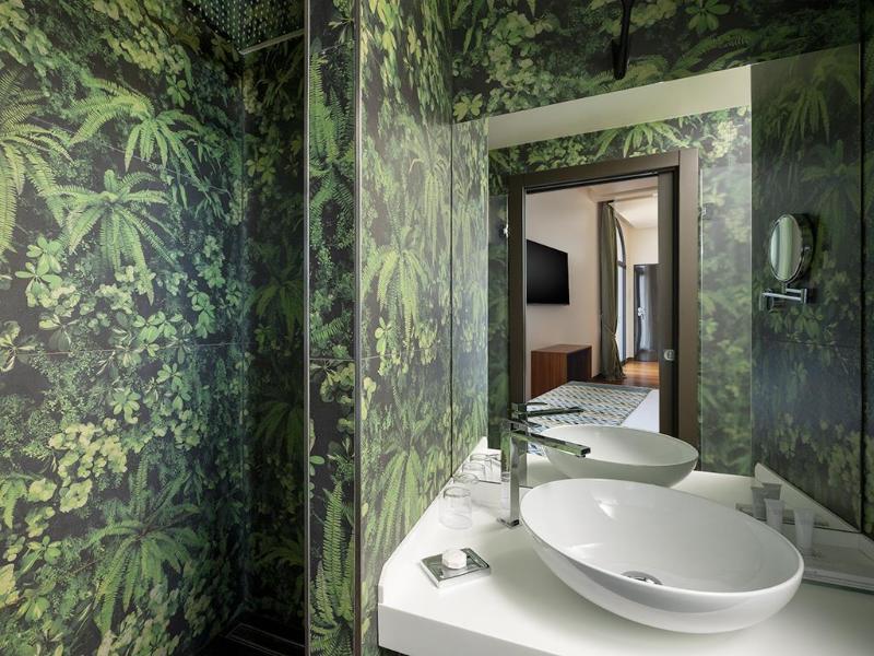 Villa Lario Resort Mandello image