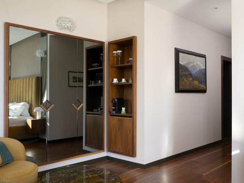 Villa Lario Resort Mandello image