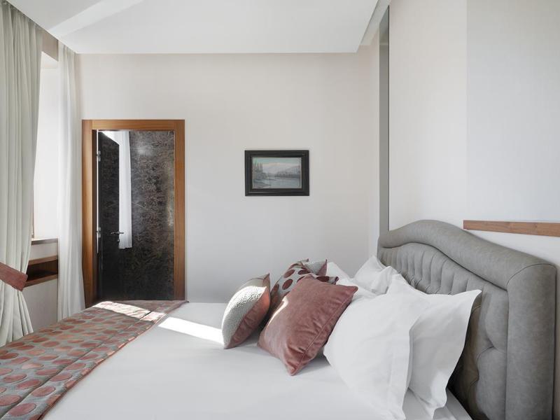 Villa Lario Resort Mandello image