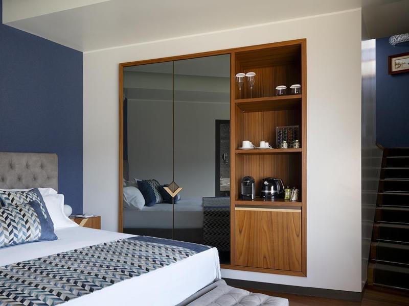 Villa Lario Resort Mandello image