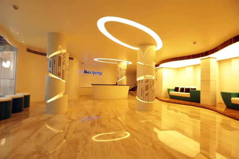 Hotel Silverspring — view