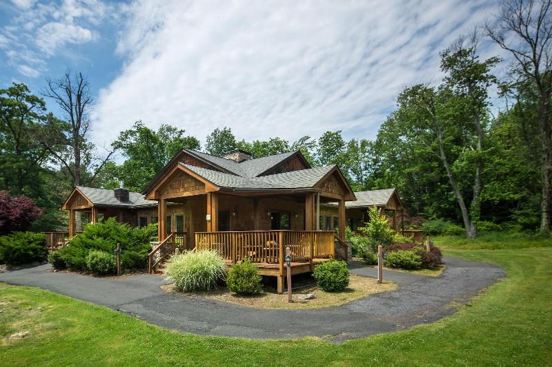 Skytop Lodge image