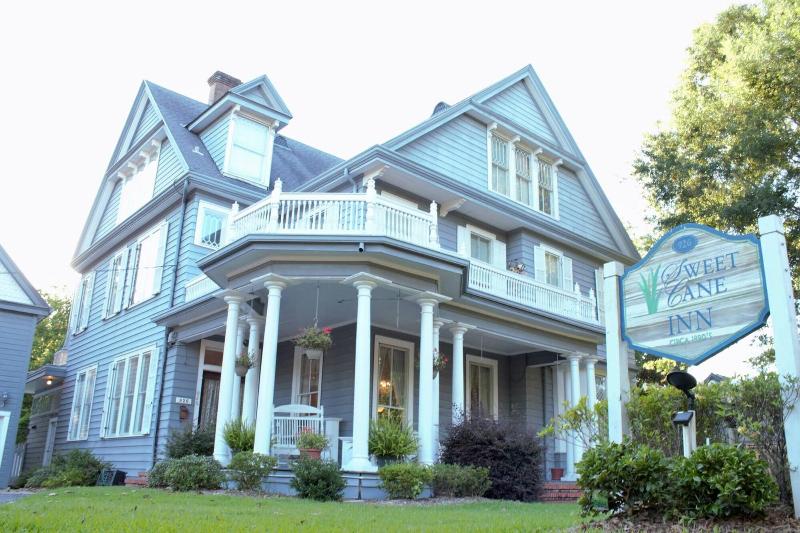 Sweet Cane Inn image