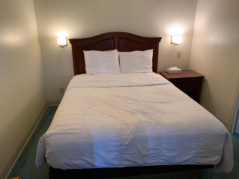 The Inn At Boatworks image
