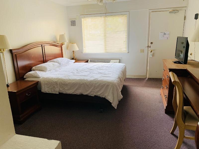 The Inn At Boatworks image