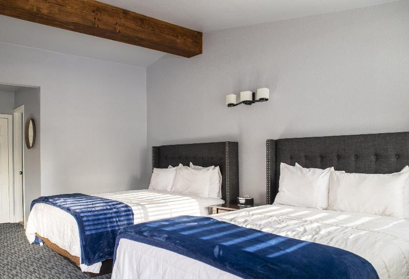 The Inn At Boatworks image