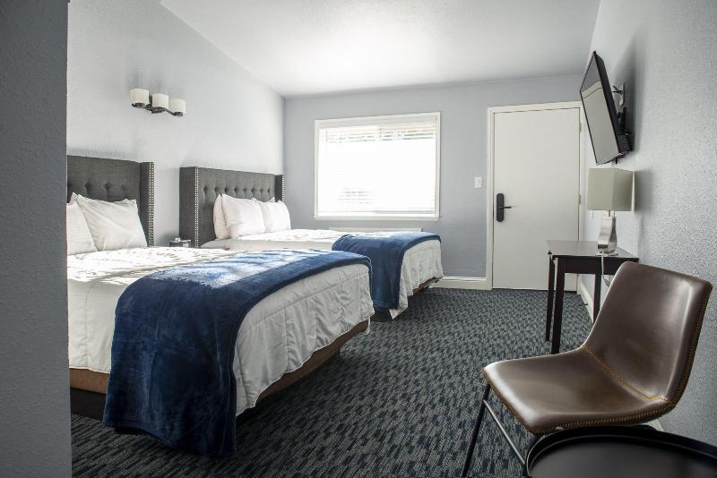The Inn At Boatworks image
