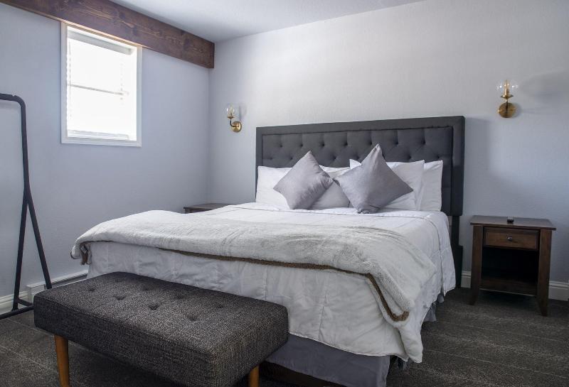 The Inn At Boatworks image