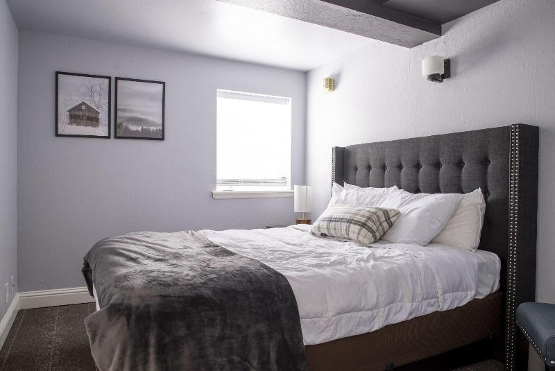 The Inn At Boatworks image