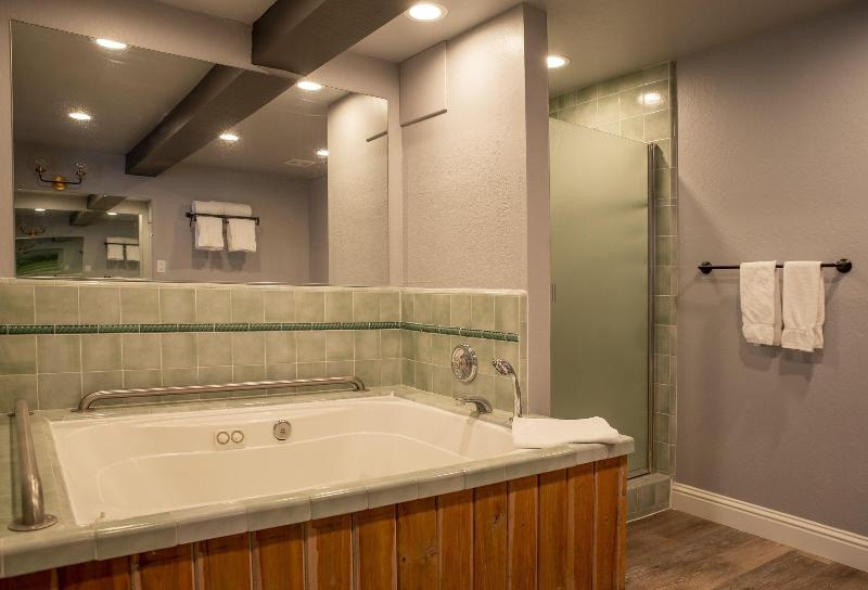 The Inn At Boatworks image