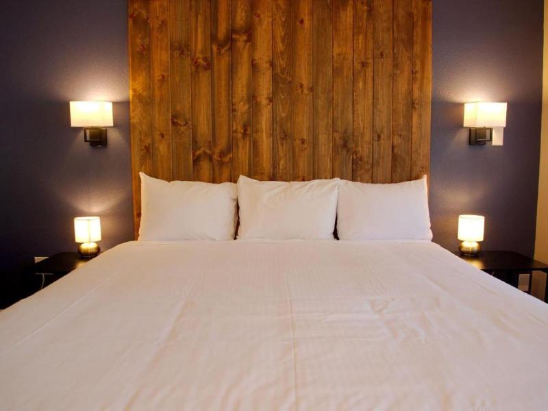 The Inn At Boatworks image