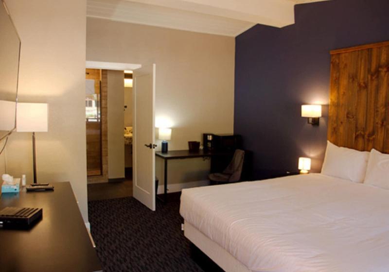 The Inn At Boatworks image