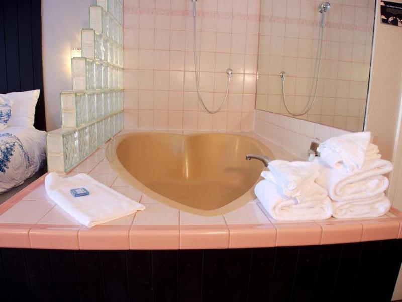 The Inn At Boatworks image